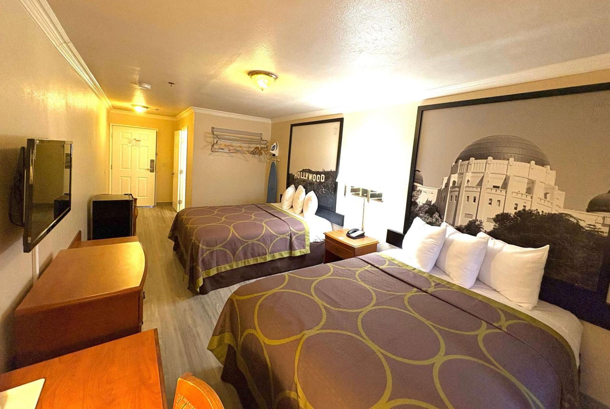 Мотель Super 8 By Wyndham Hollywood/La Area Лос-Анджелес Екстер'єр фото